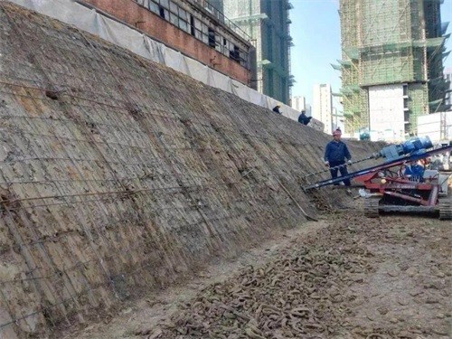 加查建筑边坡支护